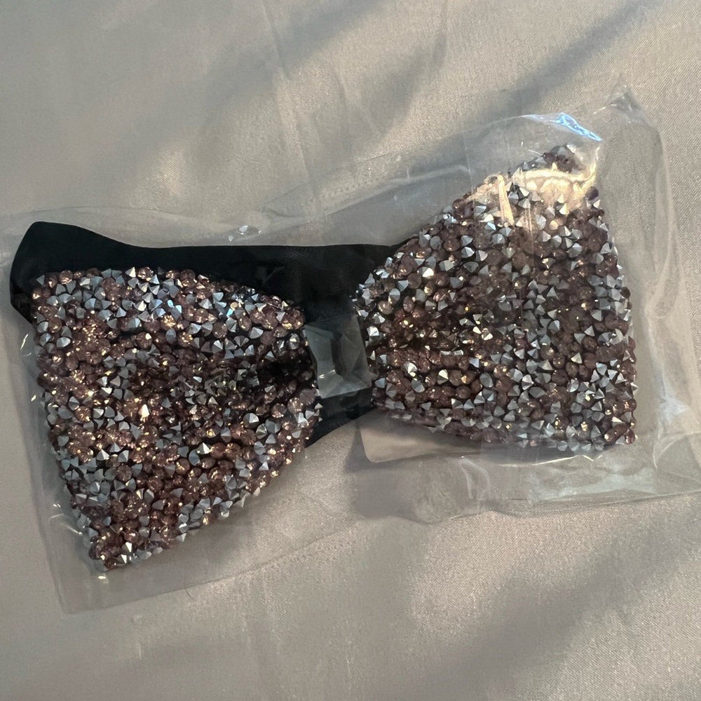 Sparkle bow tie
